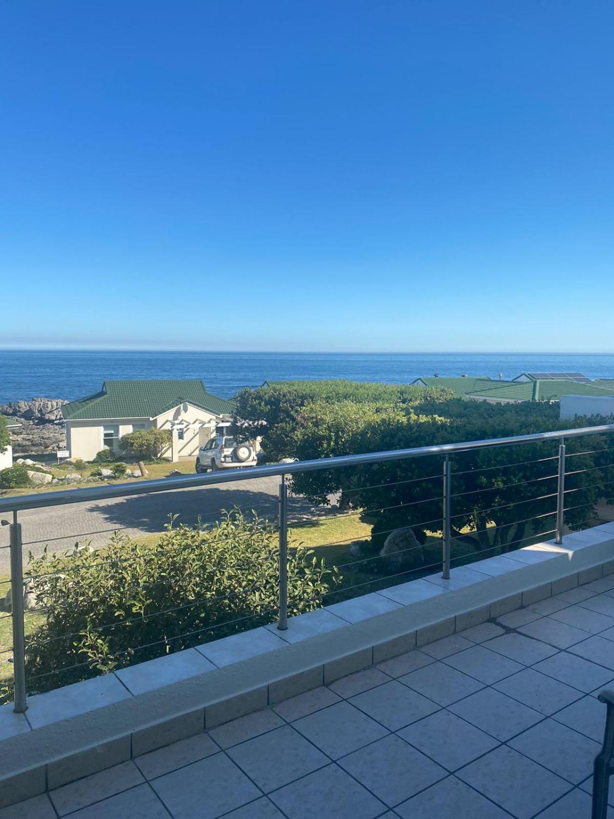42 Whale Rock Estate * Hermanus