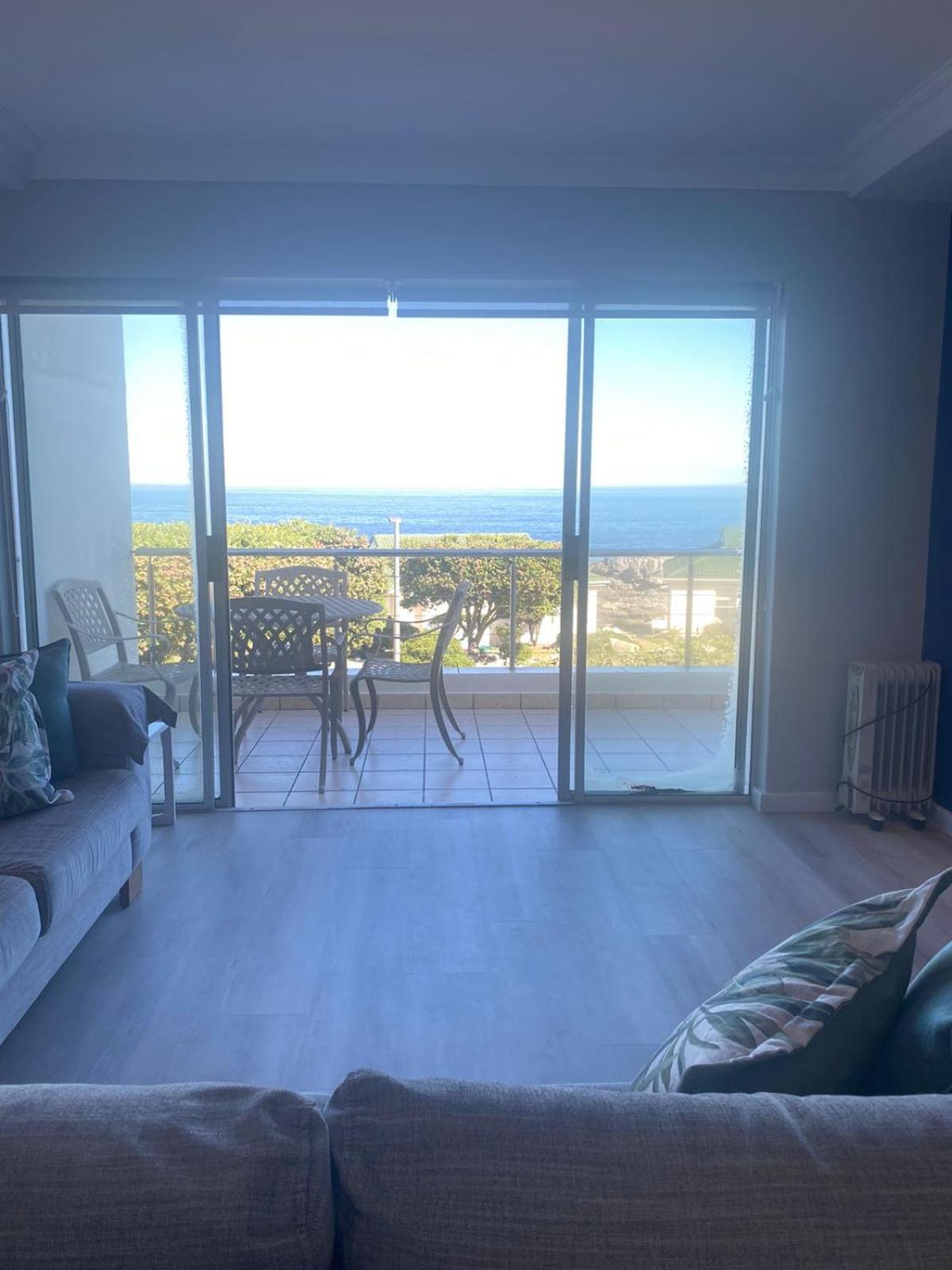 42 Whale Rock Estate Apartment