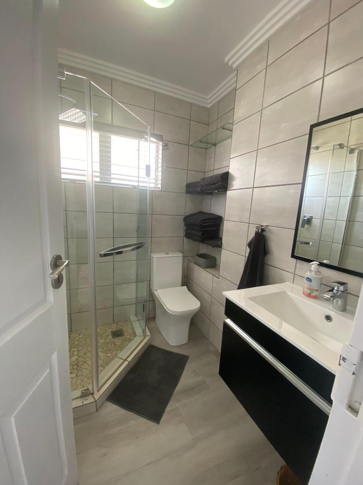 42 Whale Rock Estate * Hermanus